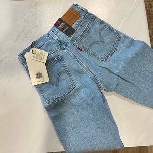 Levi Wedgie Straight